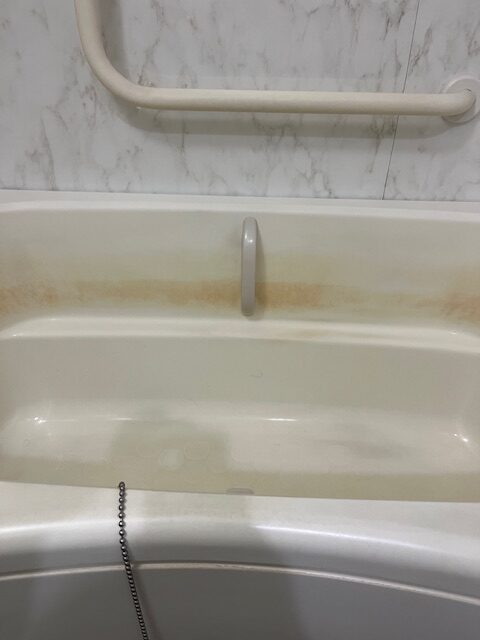 浴室浴槽のシミ取りシミ落とし黄ばみ取り前