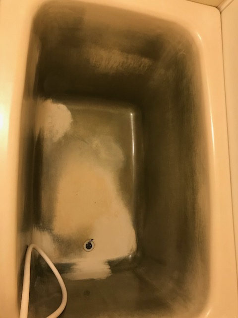 浴室浴槽のシミ取りシミ落とし黄ばみ取り前