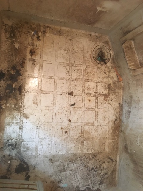 浴室浴槽のシミ取りシミ落とし黄ばみ取り前