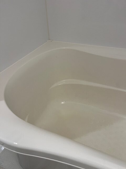 浴室浴槽のシミ取りシミ落とし黄ばみ取り後