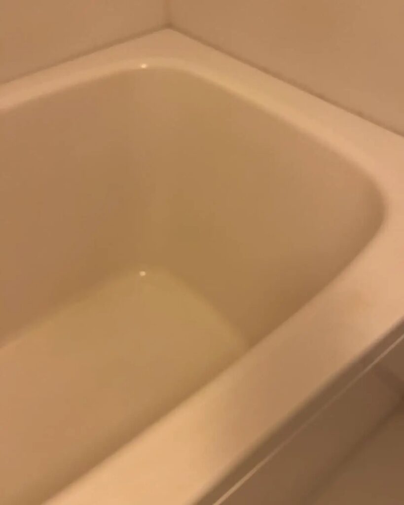 浴室浴槽のシミ取りシミ落とし黄ばみ取り後
